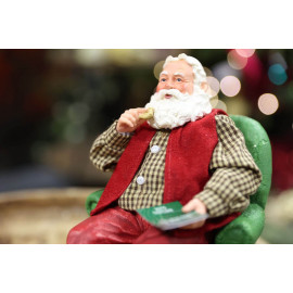 Klasszik karácsonyi Mikulás egy fotelben 18cm figura - Dísz